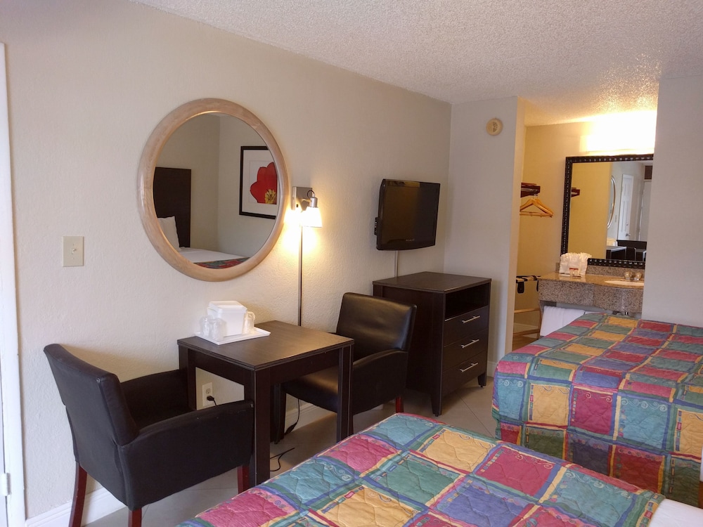 Red Carpet Inn Airport 36/50