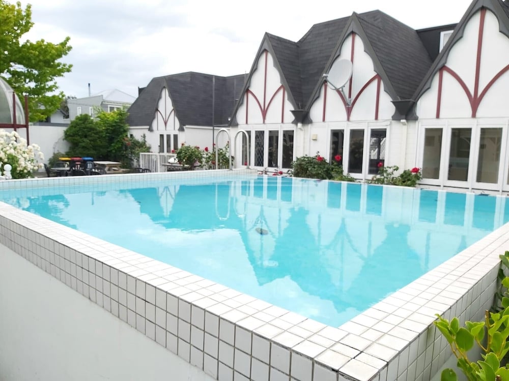 Camelot Motor Lodge 32/62