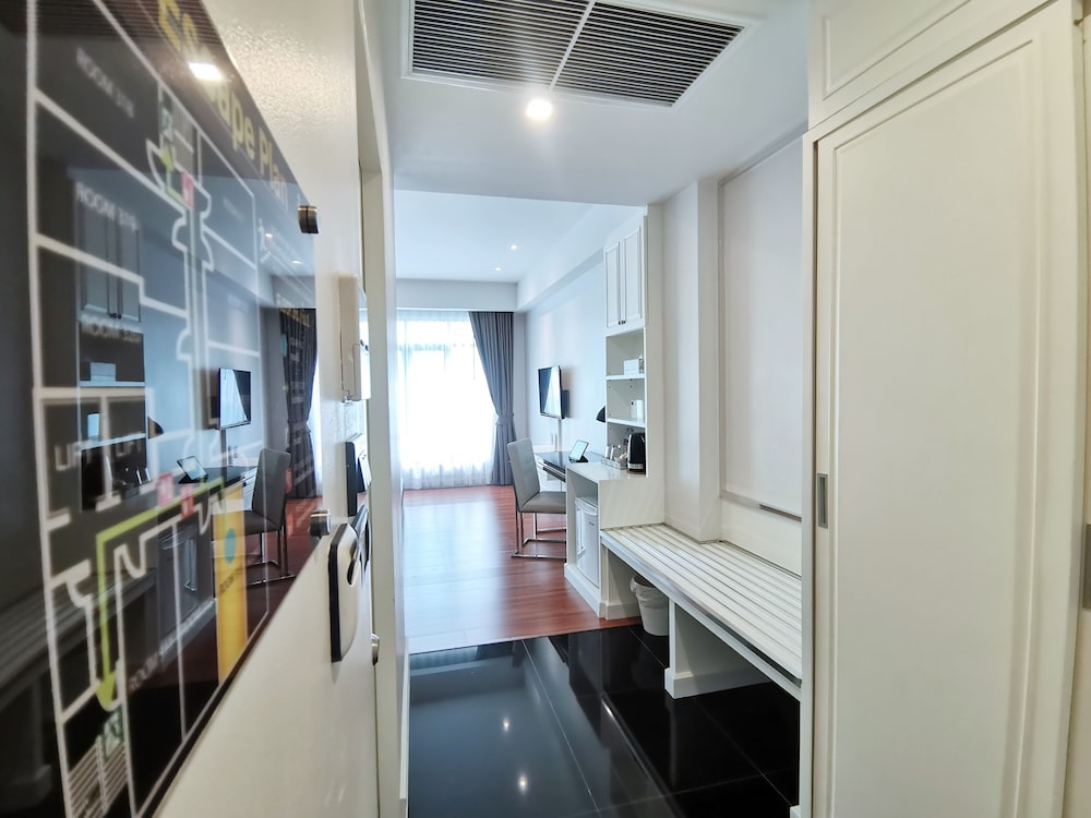 The Bless Hotel And Residence 56/80