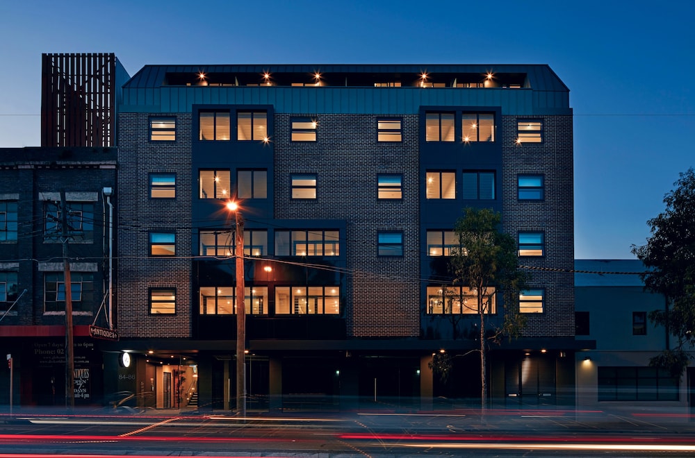 VERIU SUITES CAMPERDOWN 2/54