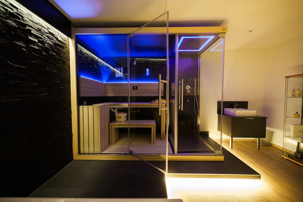 Hotel the Originals Des Princes Chambery 58/77