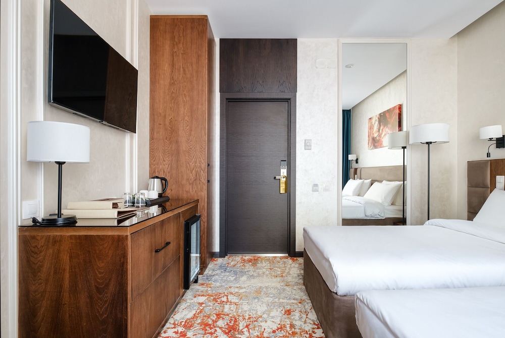 Grand Mildom Hotel 30/69