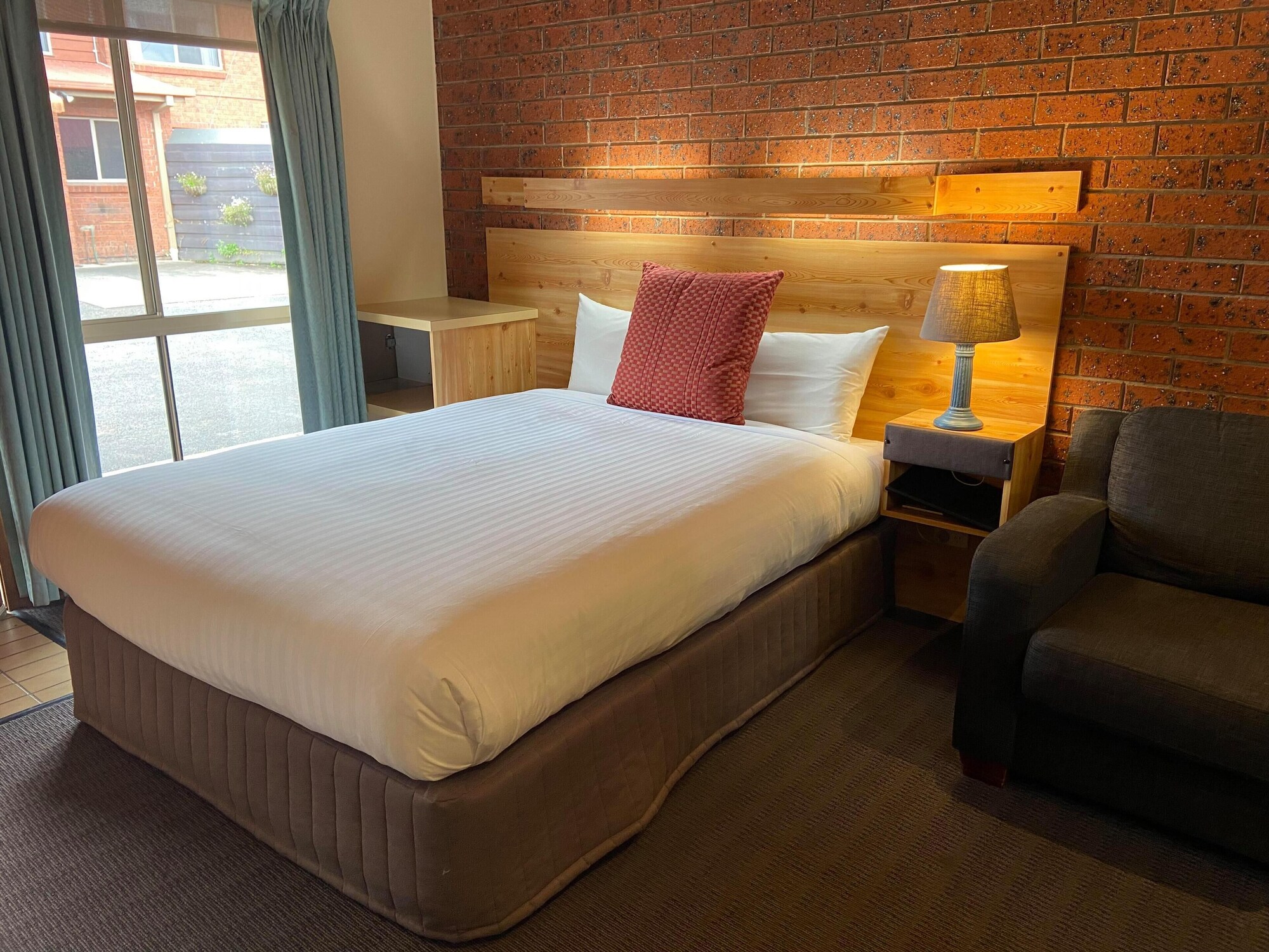 Loft, 1 Single and 2 Queen Beds, Two Story