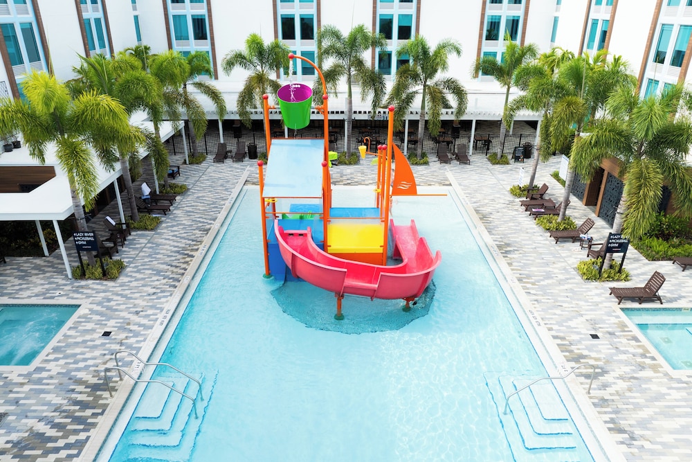 Kompose Boutique Resort at Theme Parks 49/55