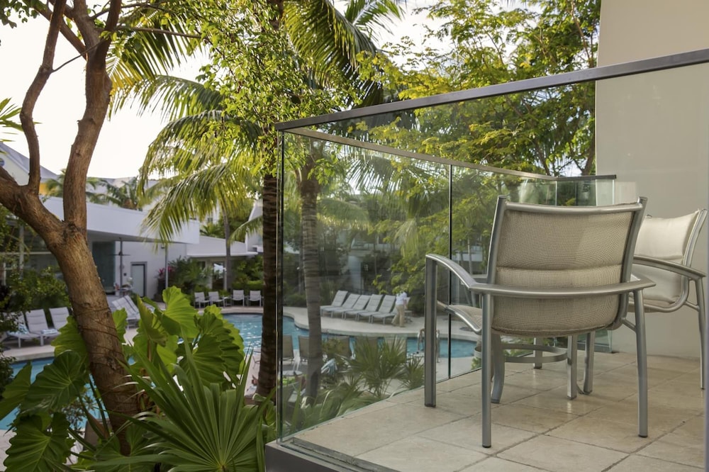 Santa Maria Suites 69/78
