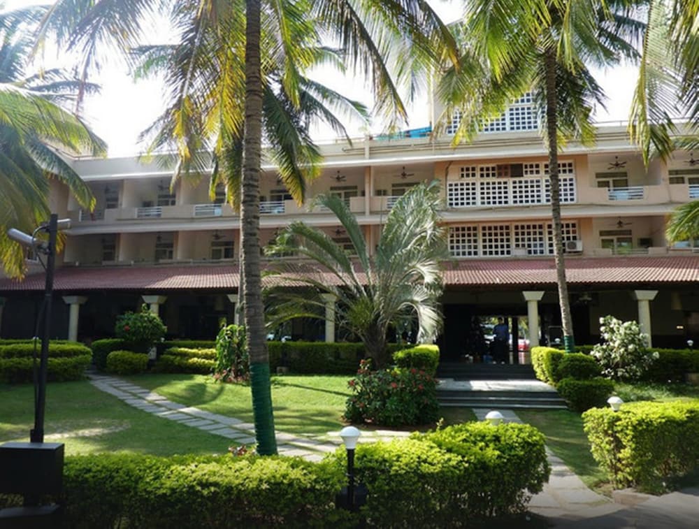 Royal Orchid Resort & Convention Centre Bangalore in BANGALORE