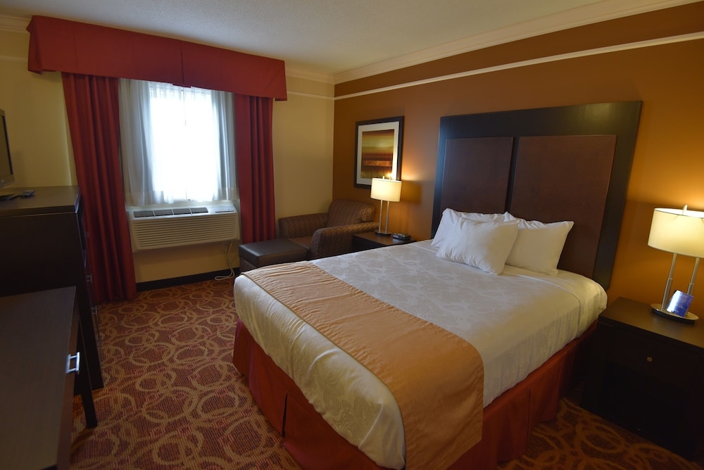 Travelodge by Wyndham Meadow Lake 10/29