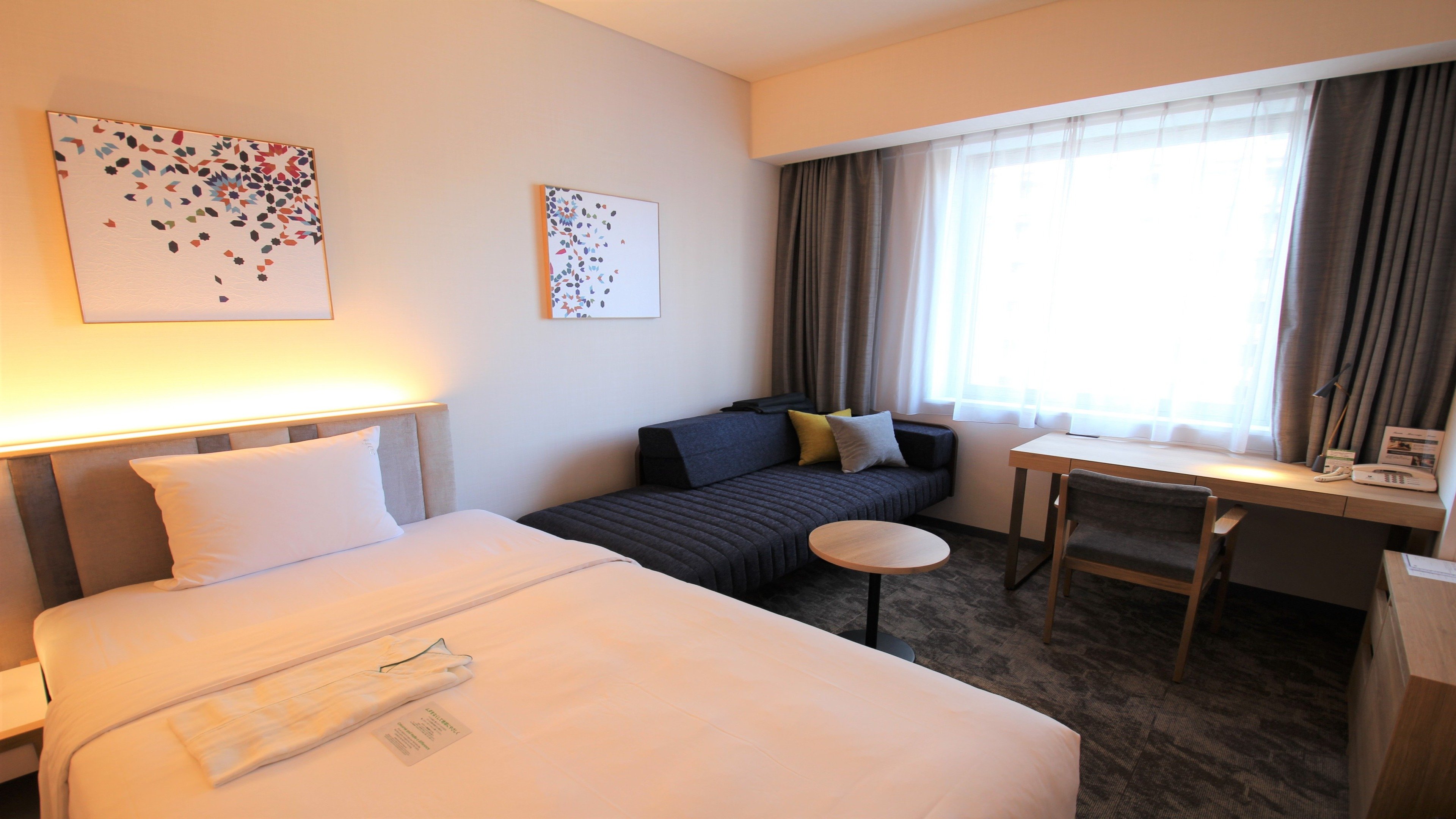 Premium, Twin Beds, Sofa, Middle Floor