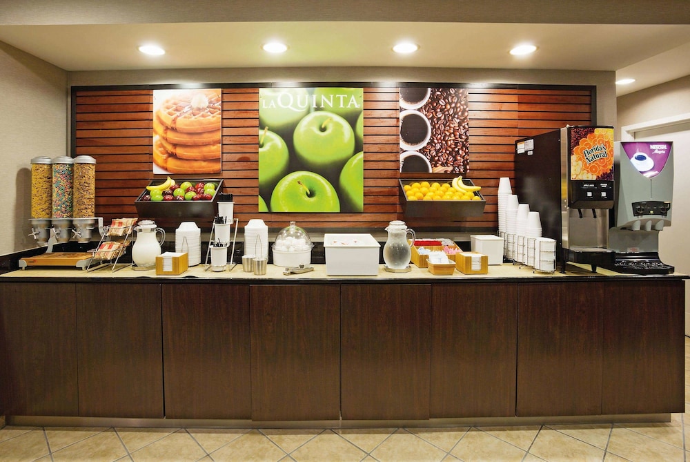 La Quinta Inn Oshkosh 52/56