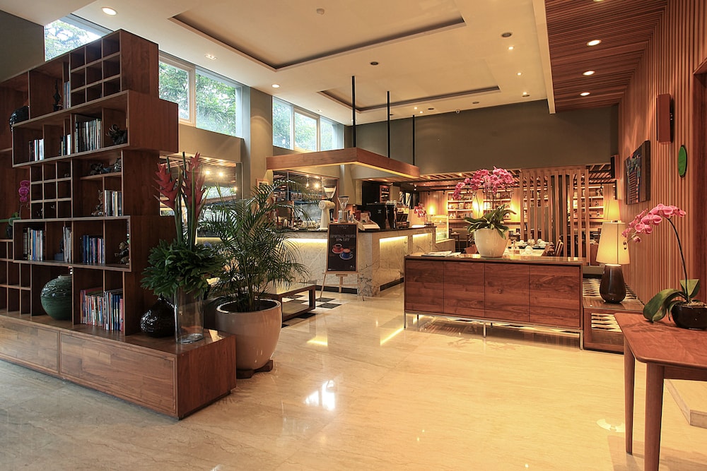 Ivory Hotel (ex Ivory by Ayola Hotel) 9/47