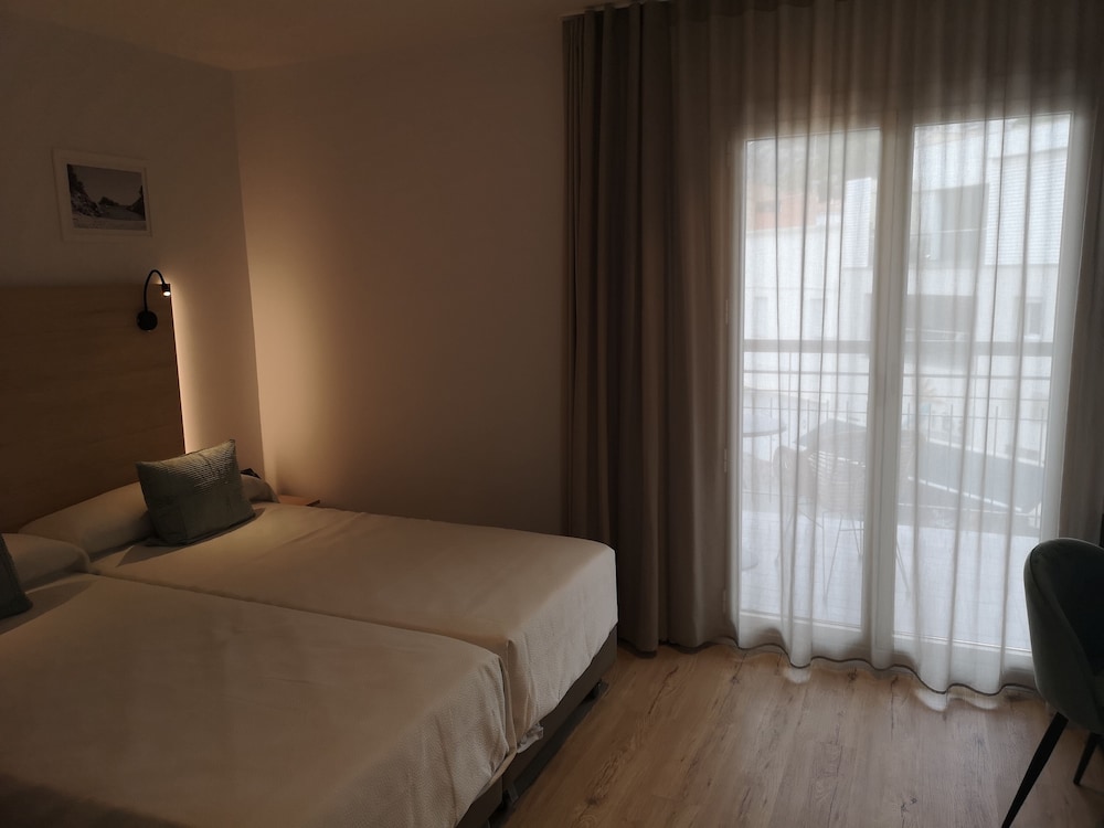HOTEL EVENIA CORAL 10/24