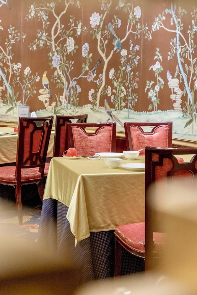 Shangri-La Wuhan 45/70