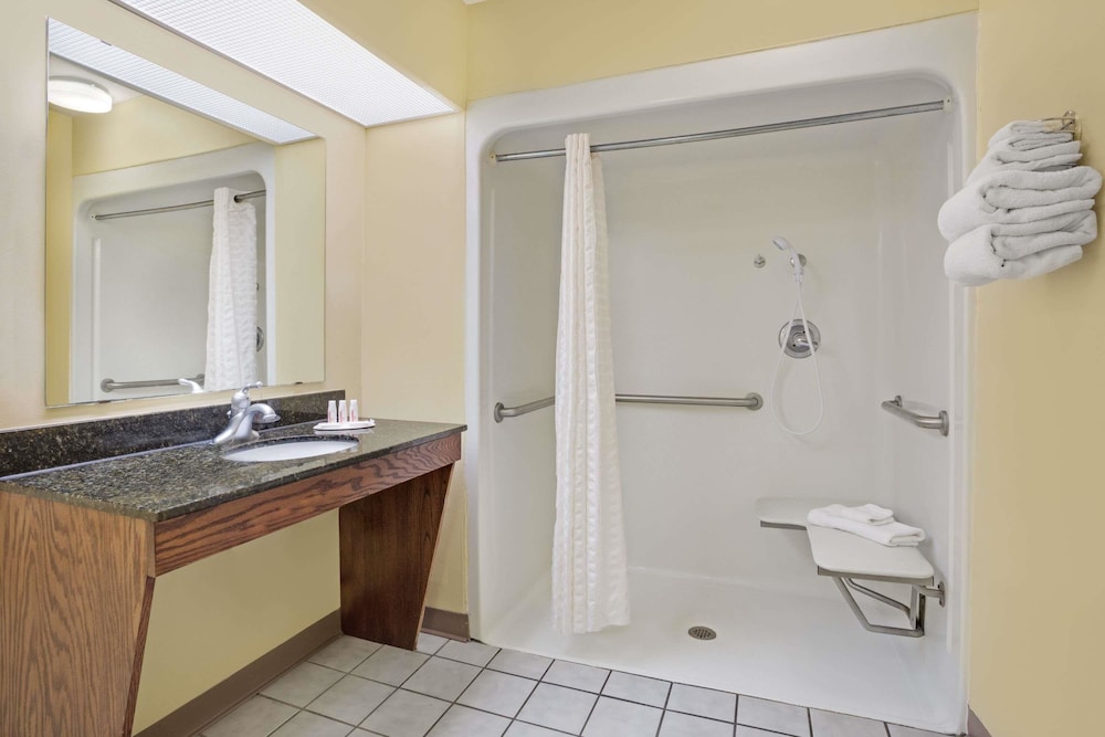 Baymont By Wyndham Thomasville 14/49