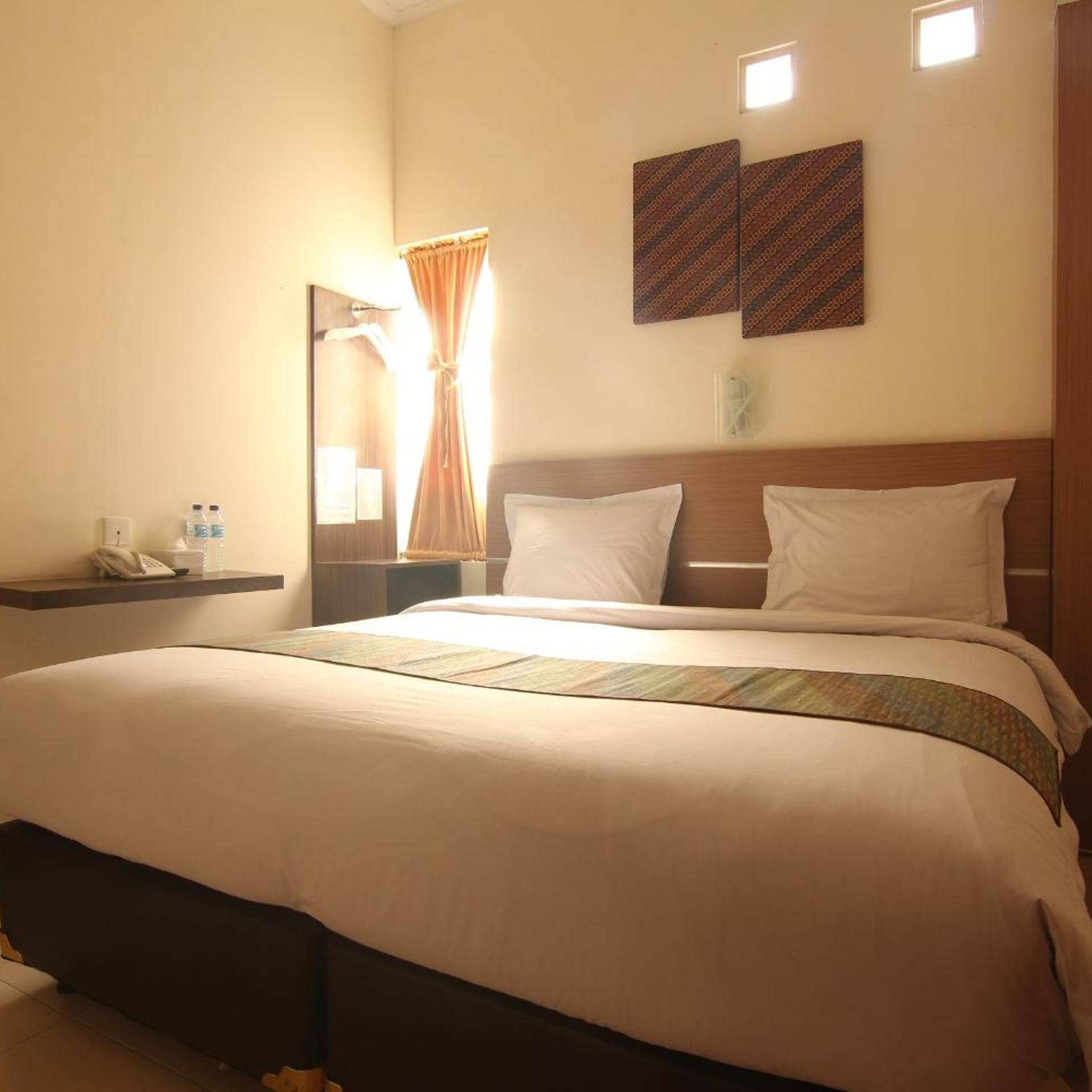 Hotel Pules 7/25
