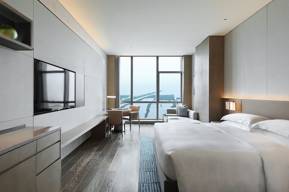 Premier, King Bed, Ocean View