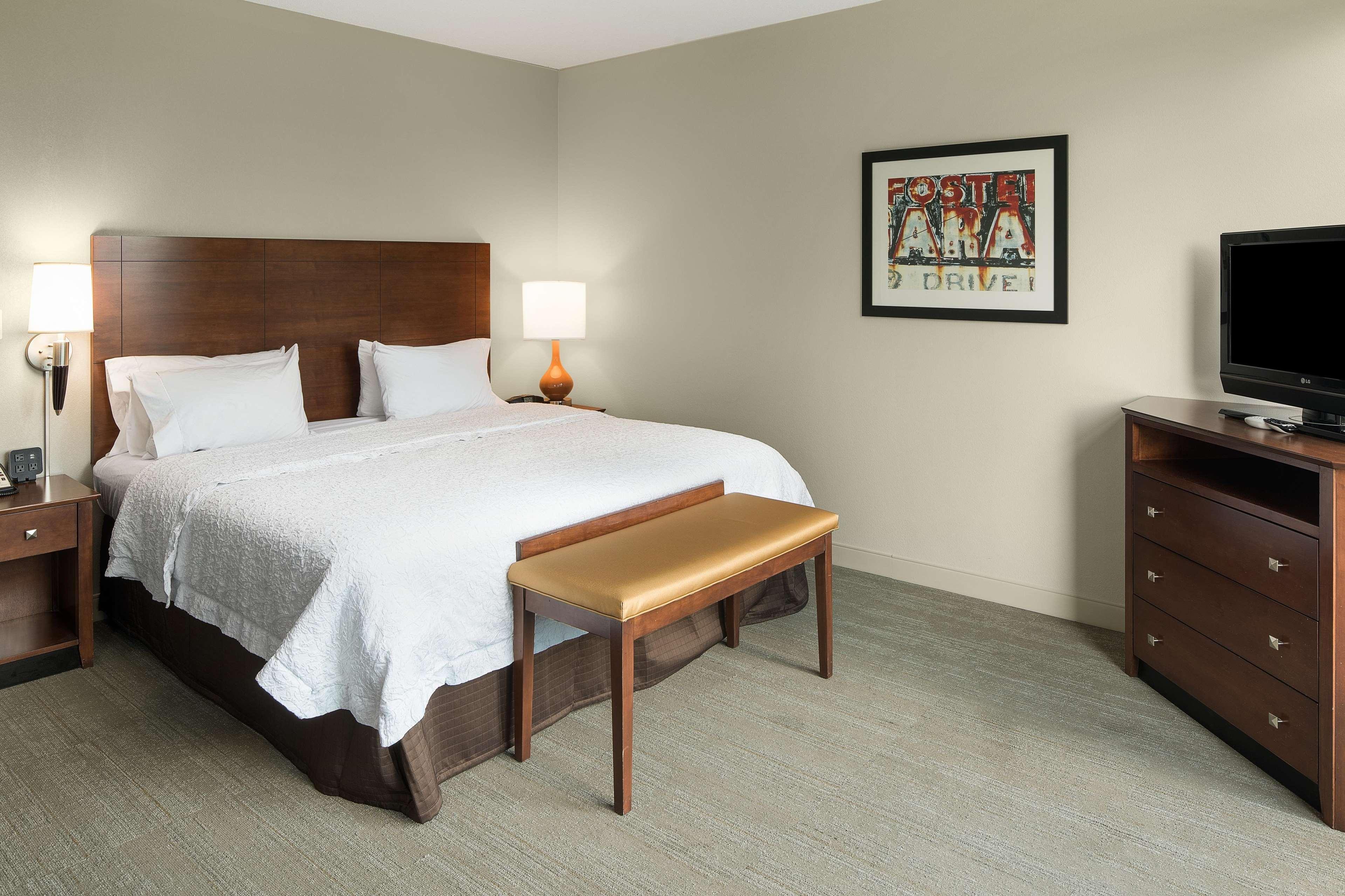 ROOM, KING BED