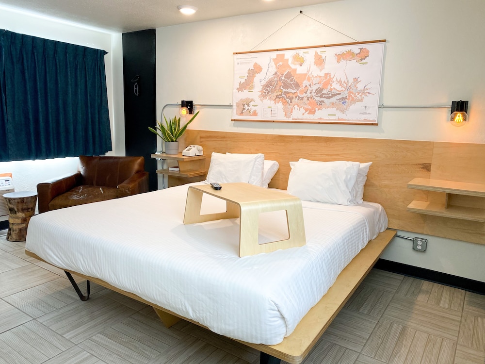 University Inn 11/63