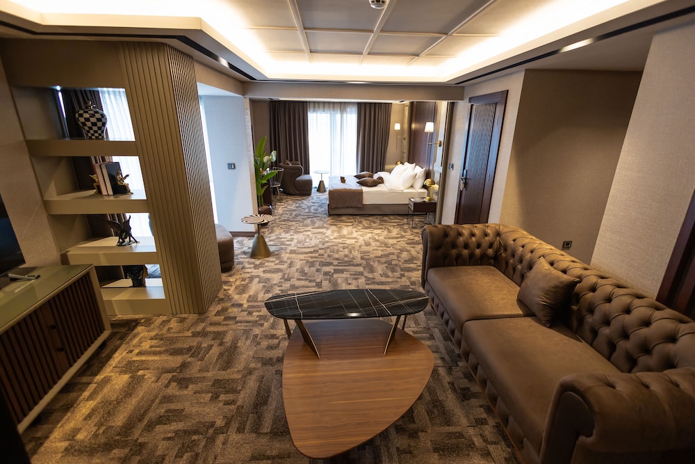Tonight Hotel Port 27/44