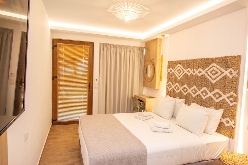 Yianna Caravel Suites by Checkin - Adults Only 24/65