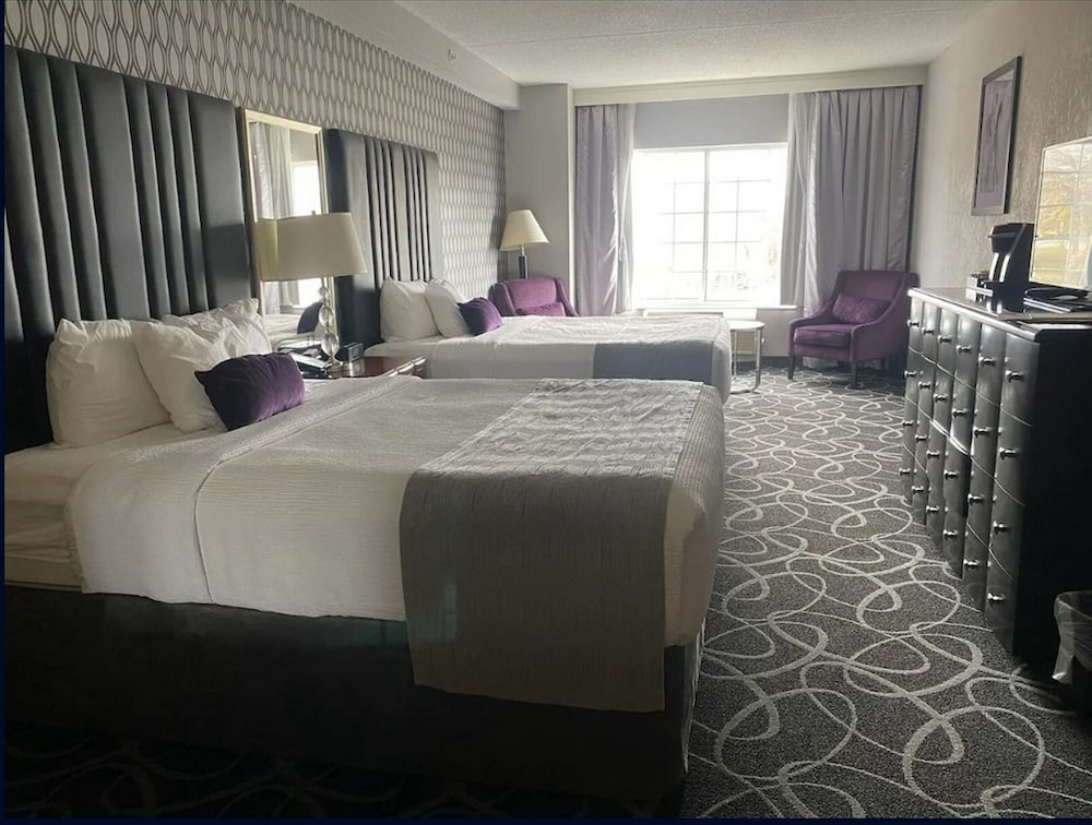 Deluxe, 2 Queen Beds, Accessible