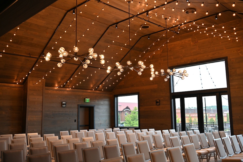 Wintergreen Hotel & Conference Center 38/49