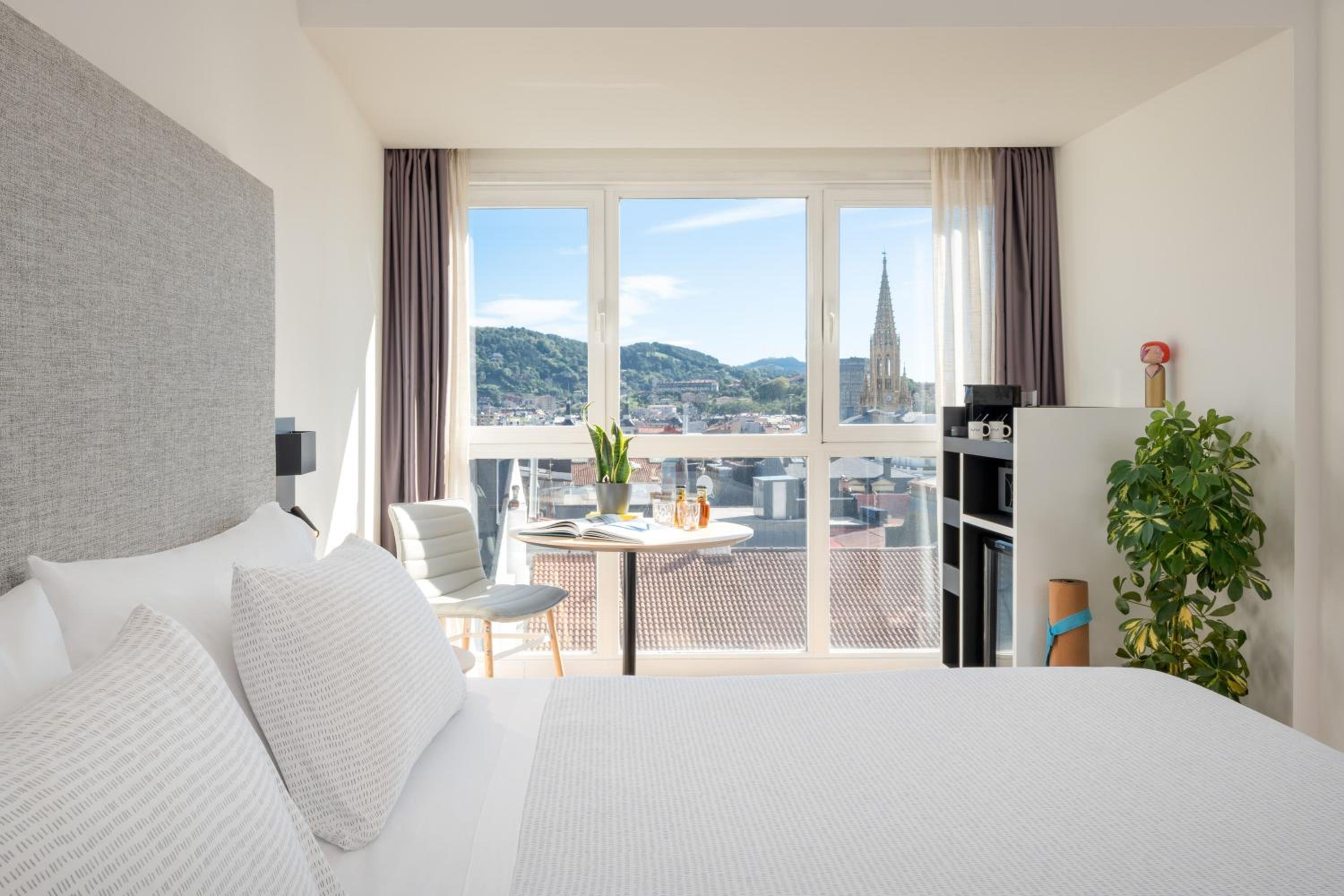 Town House, King Bed, Terrace