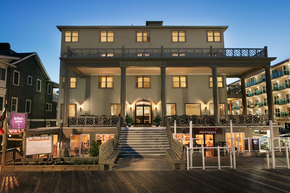 Harrison Hall Hotel 2/50