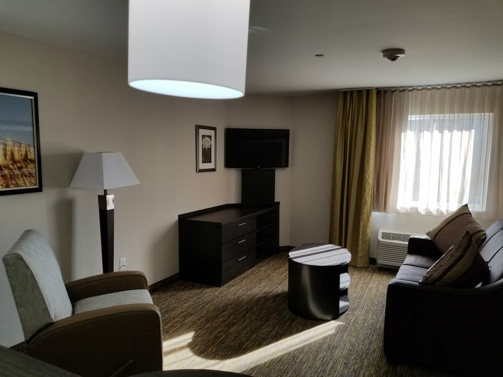 CANDLEWOOD SUITES KANSAS CITY - INDEPENDENCE 41/63