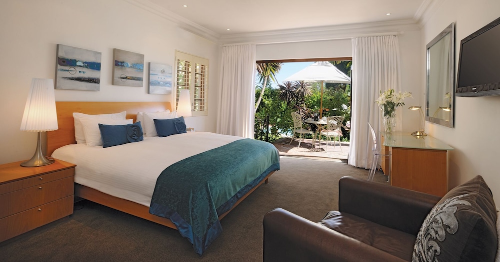 The Clarendon - Fresnaye 8/50