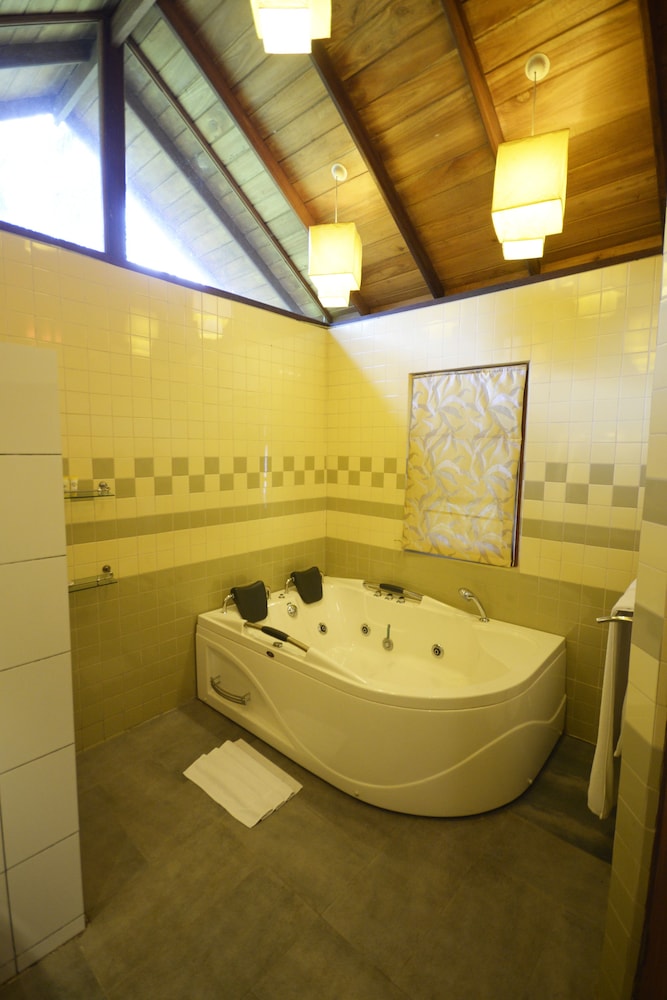 Athulya Villas 34/36