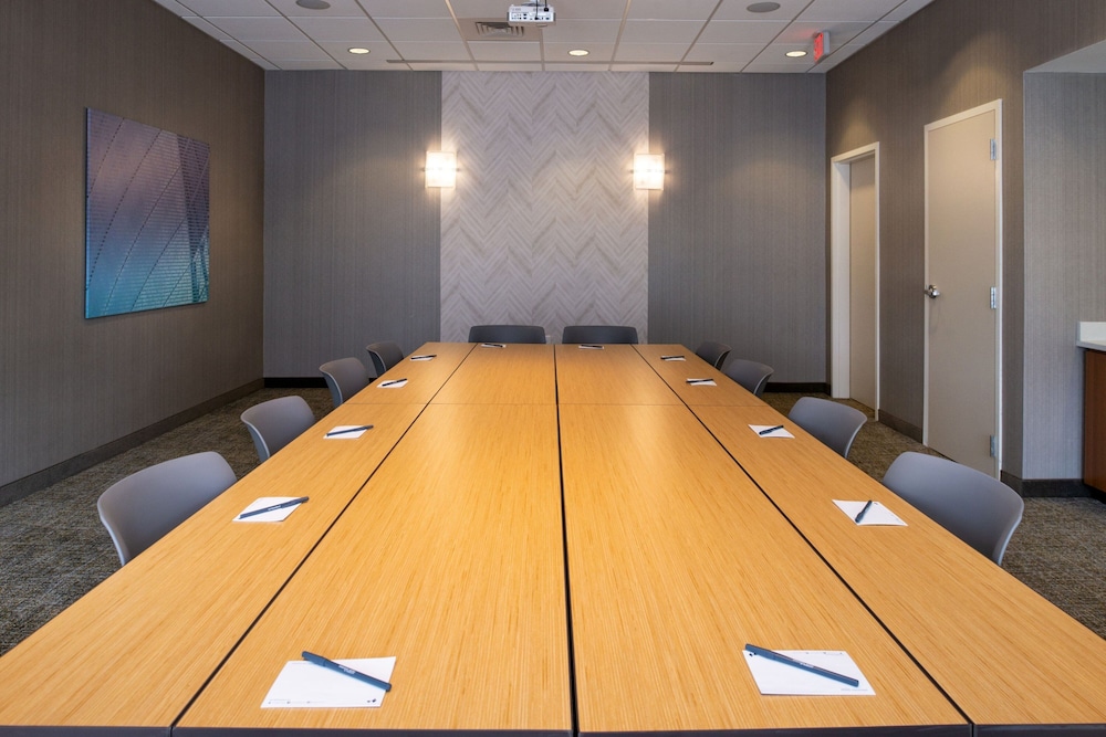 SpringHill Suites by Marriott Greensboro Airport 34/37