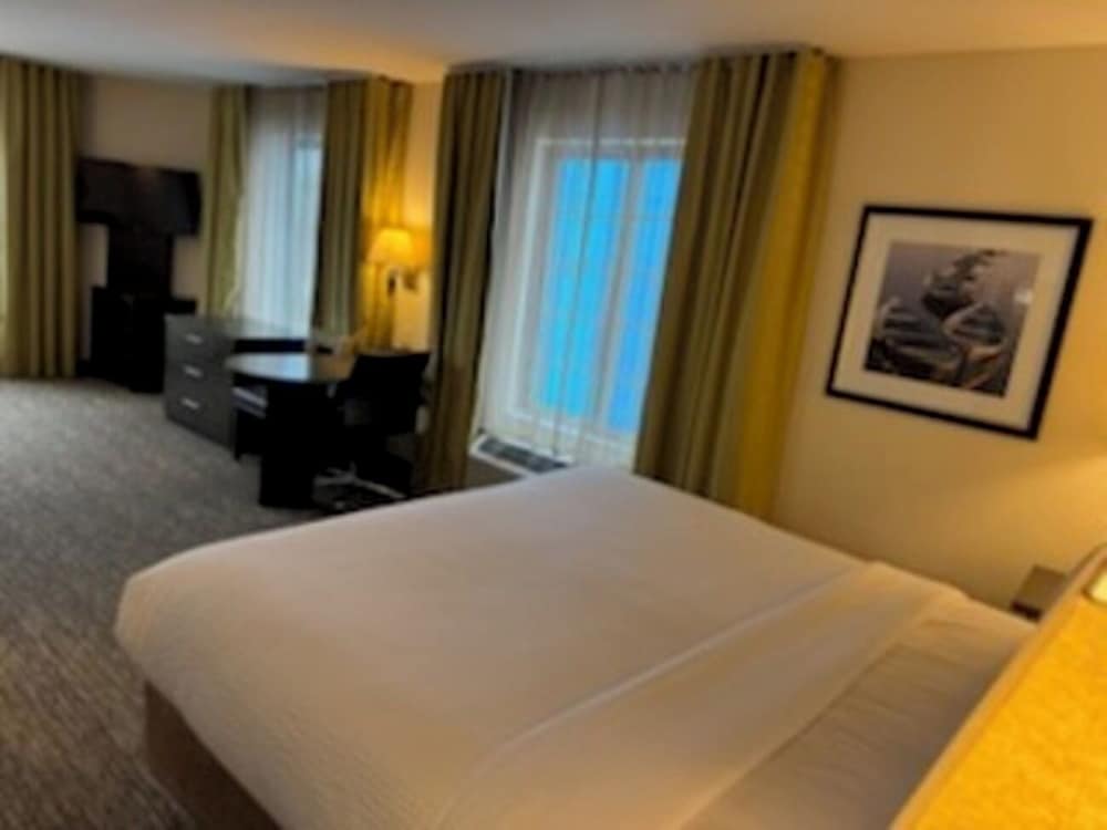 Candlewood Suites Eugene Springfield 4/48