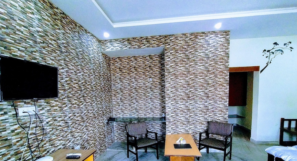 HOTEL SWARAJ RESORTS 25/73