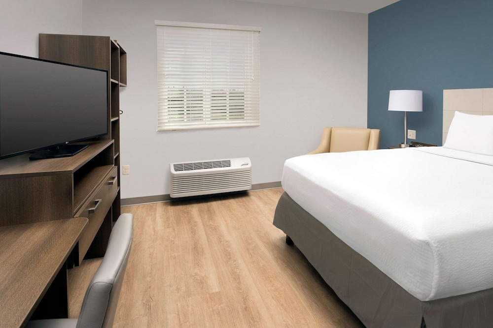 ROOM, QUEEN BED, ACCESSIBLE