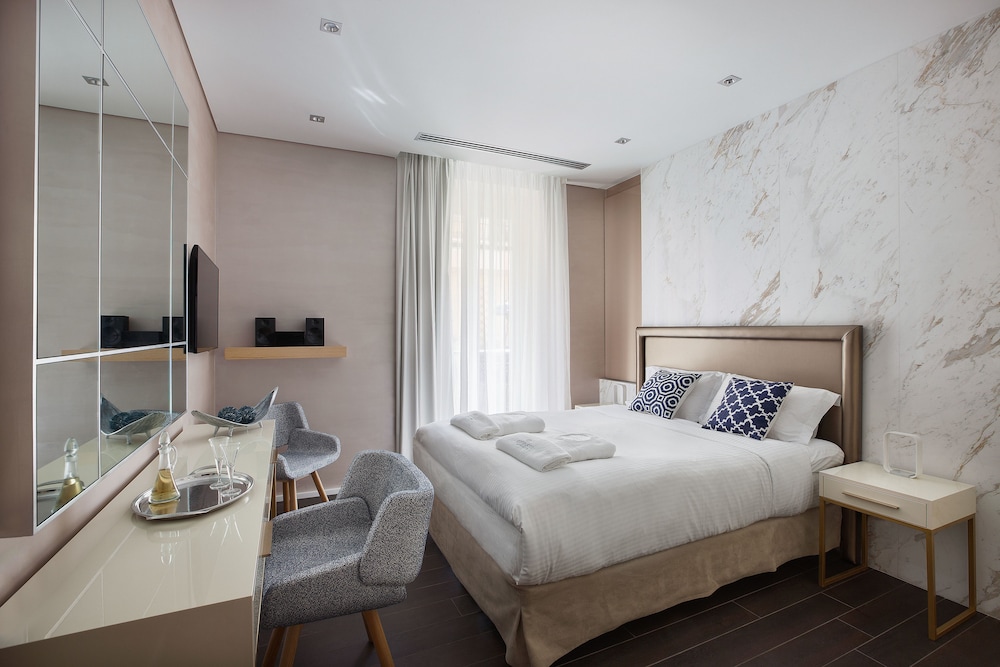 Consolato Boutique Suites 39/94