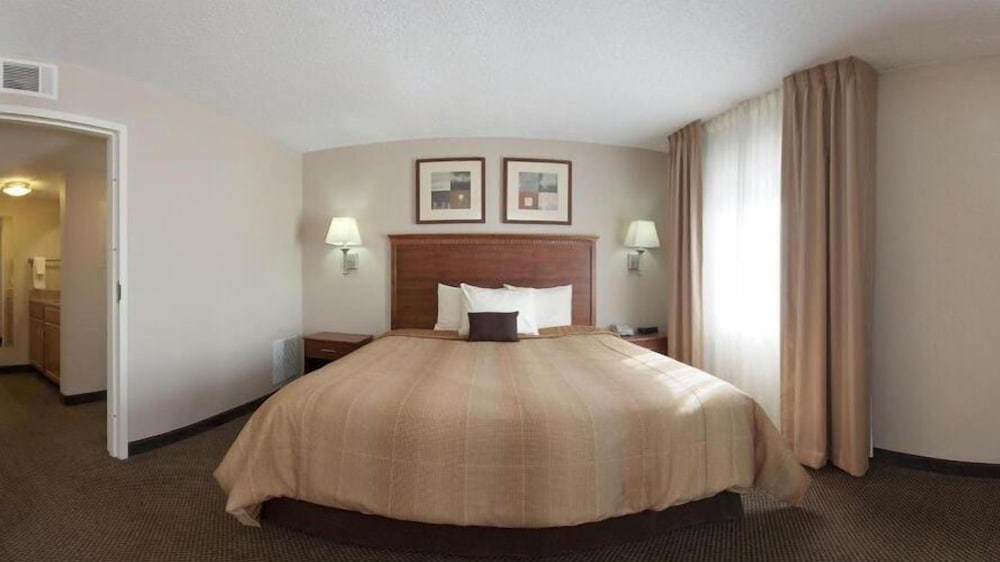 Candlewood Suites Indianapolis Downtown Medical District 12/73
