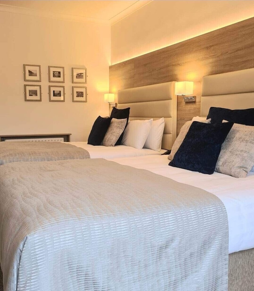 MILL PARK HOTEL 26/59
