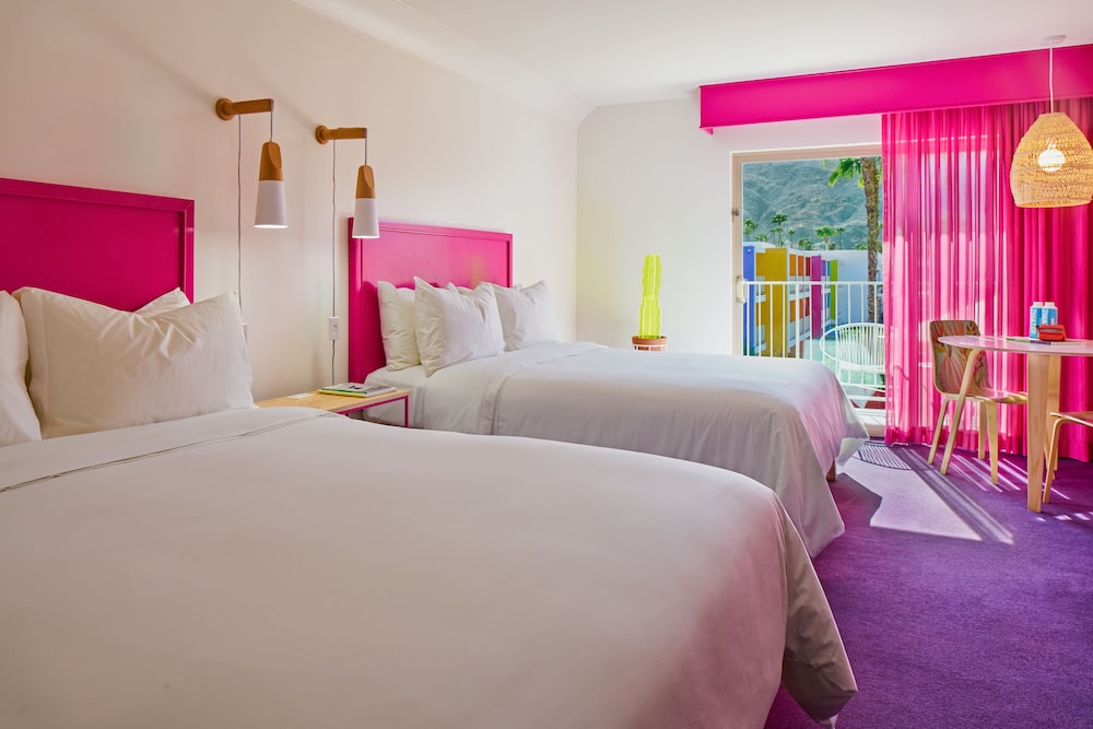 ROOM, 2 QUEEN BEDS, POOL SIDE, ACCESSIBLE