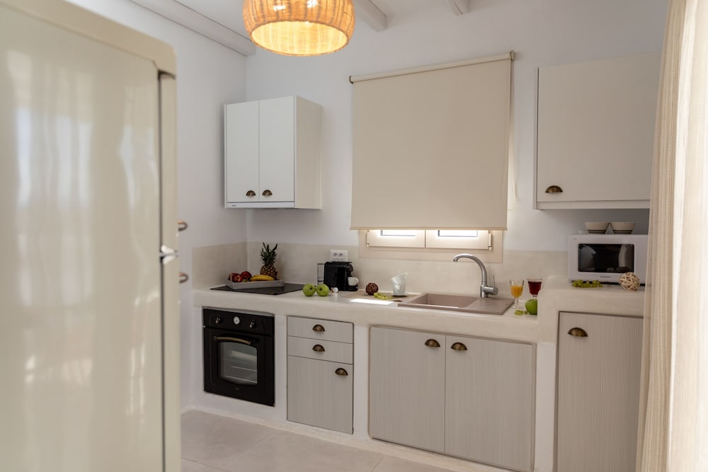 Naxian Lounge Villas 48/50