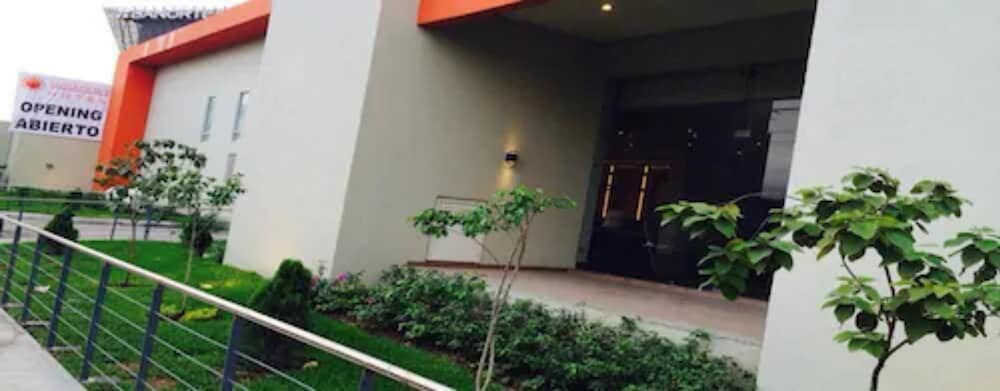 MBM Red Sun Hotel 2/22