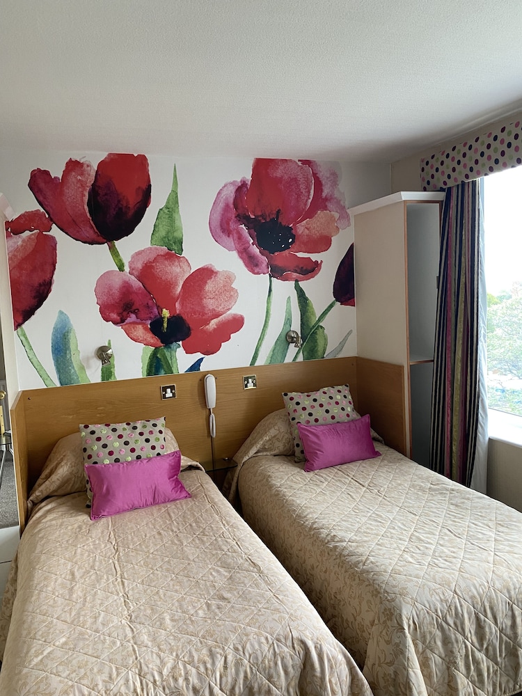 STANDARD, TWIN BEDS, SEA VIEW