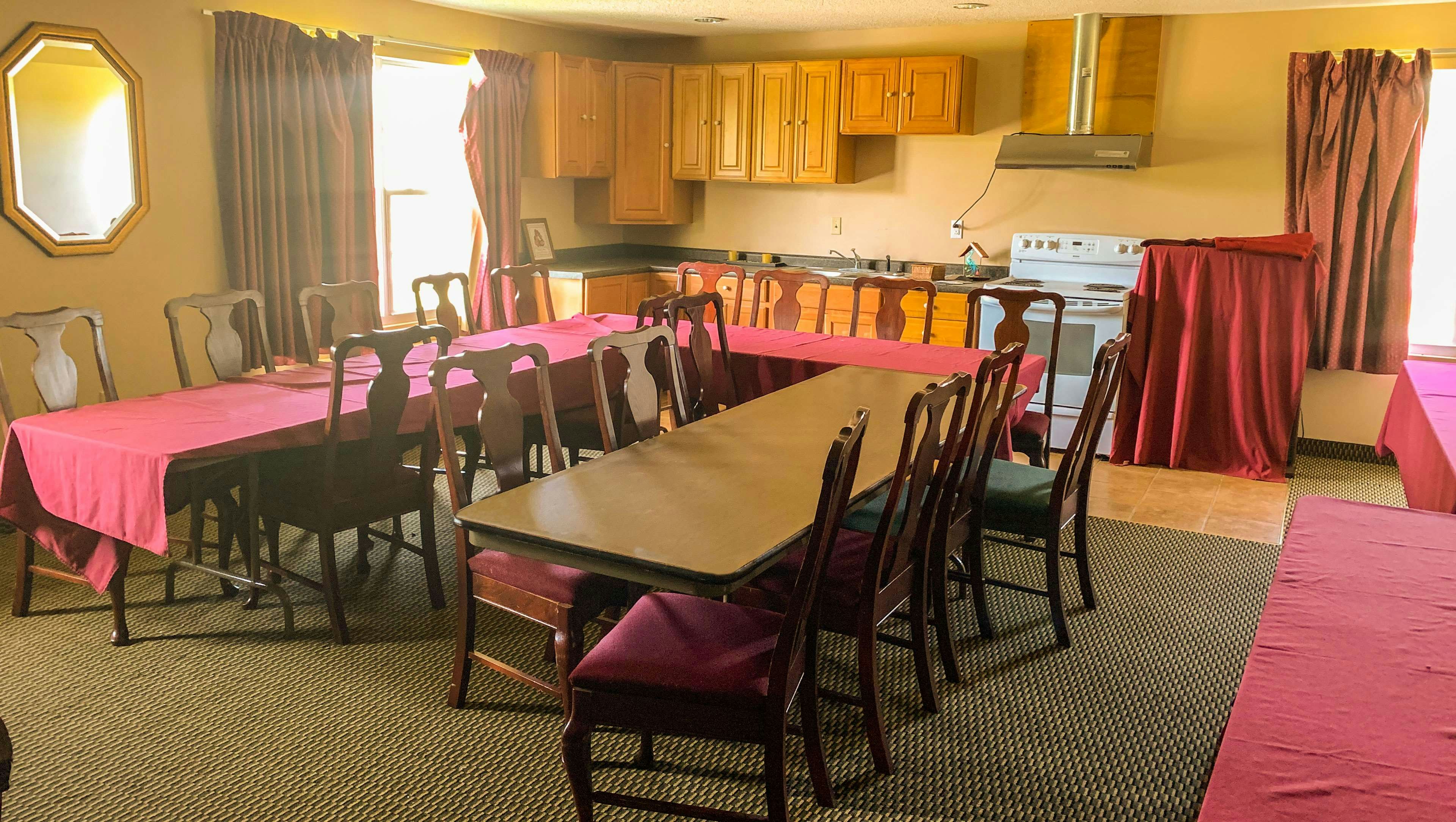 Econo Lodge Rockville 52/75