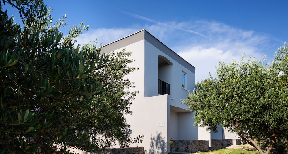 Bluesun Holiday Village Bonaca in BOL (BRAC)