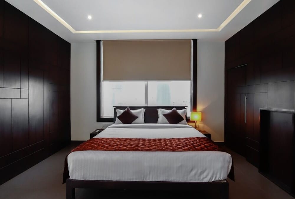 BUSINESS, DOUBLE BED