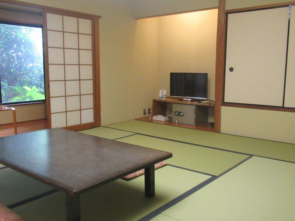 KIKUCHI KANKO HOTEL 57/63