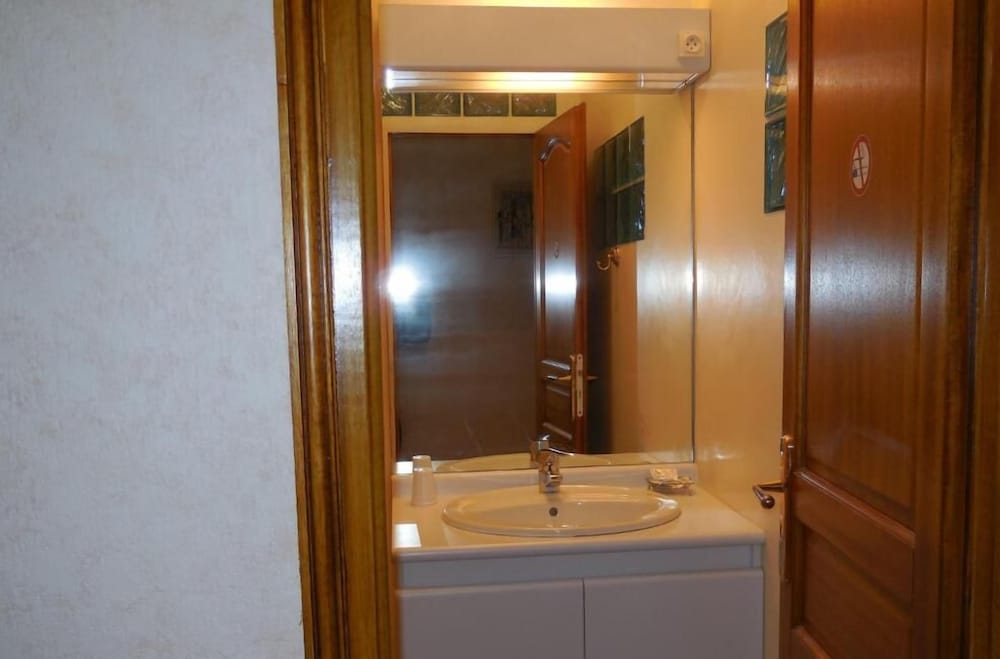Hotel Le Petit Chateau 38/39