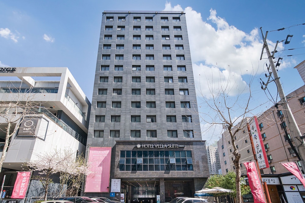 Vella Suite Hotel 7/50