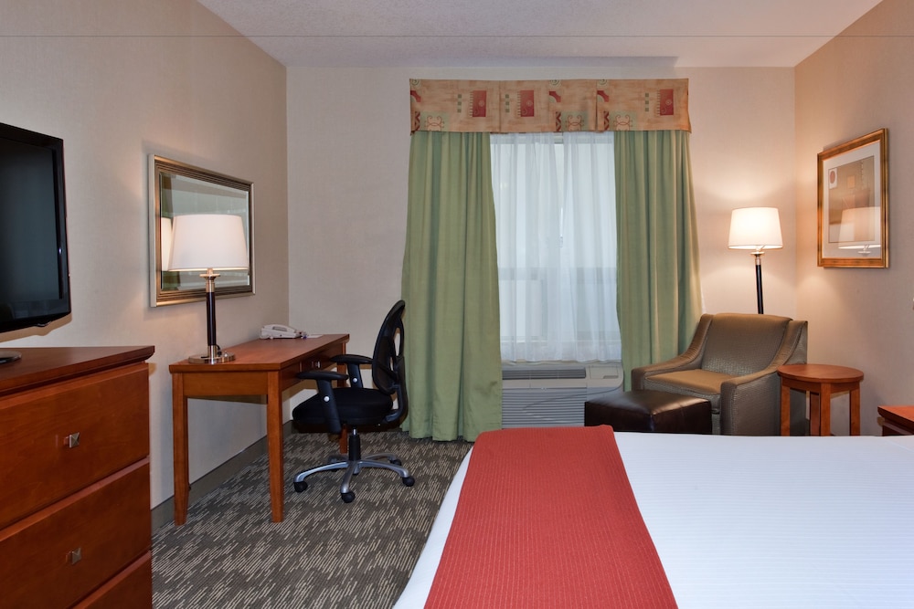 Holiday Inn Express Hotel Suites Edmonton South 20/50
