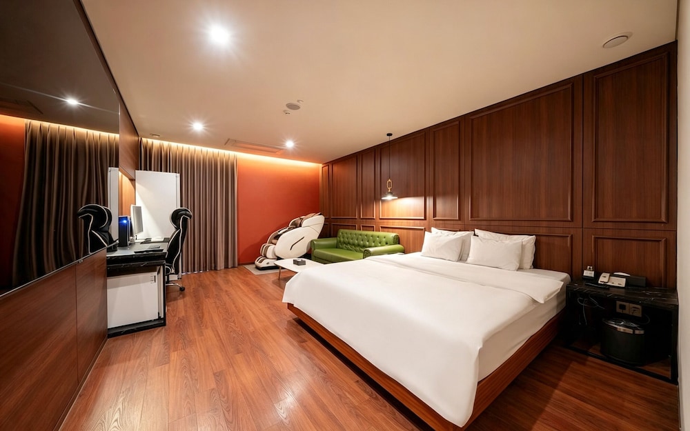 Hotel M Place 11/53
