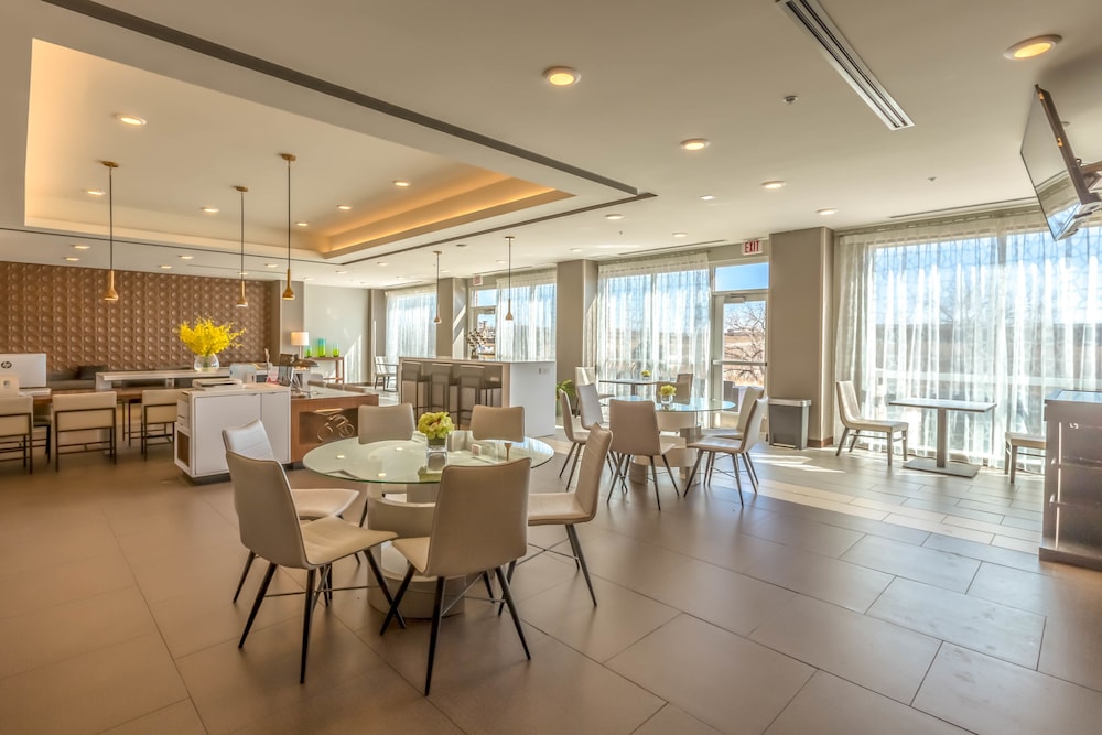 Hawthorn Suites by Wyndham Loveland 29/43